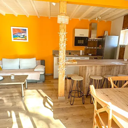 Dom wakacyjny Paisible Maison A L'ombre Des Pins Fitou