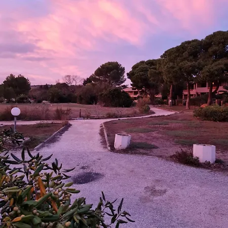Paisible Maison A L'ombre Des Pins Prázdninový dům Fitou
